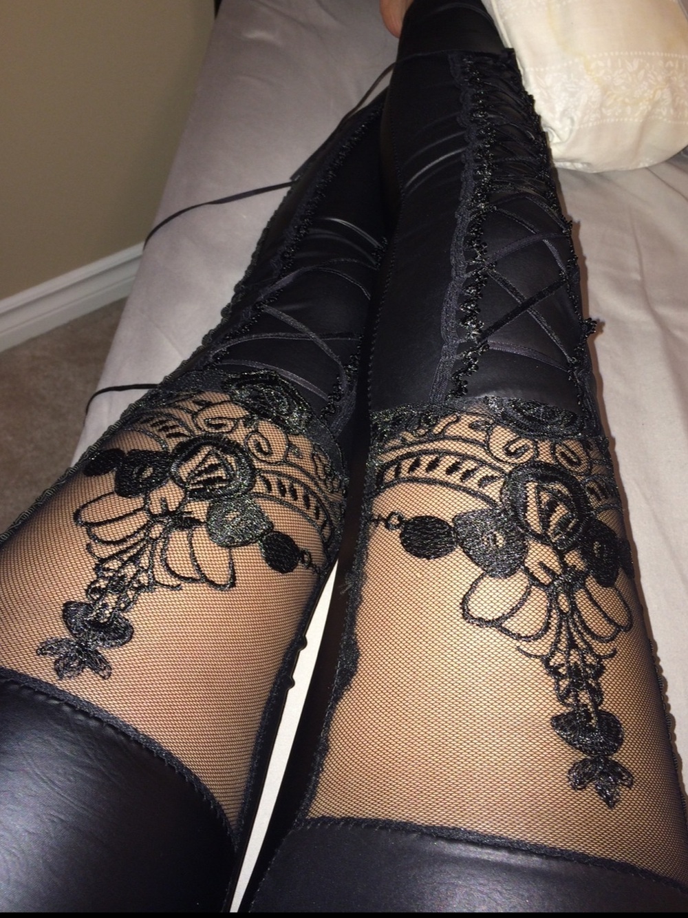 Black Lace Pattern Leggings